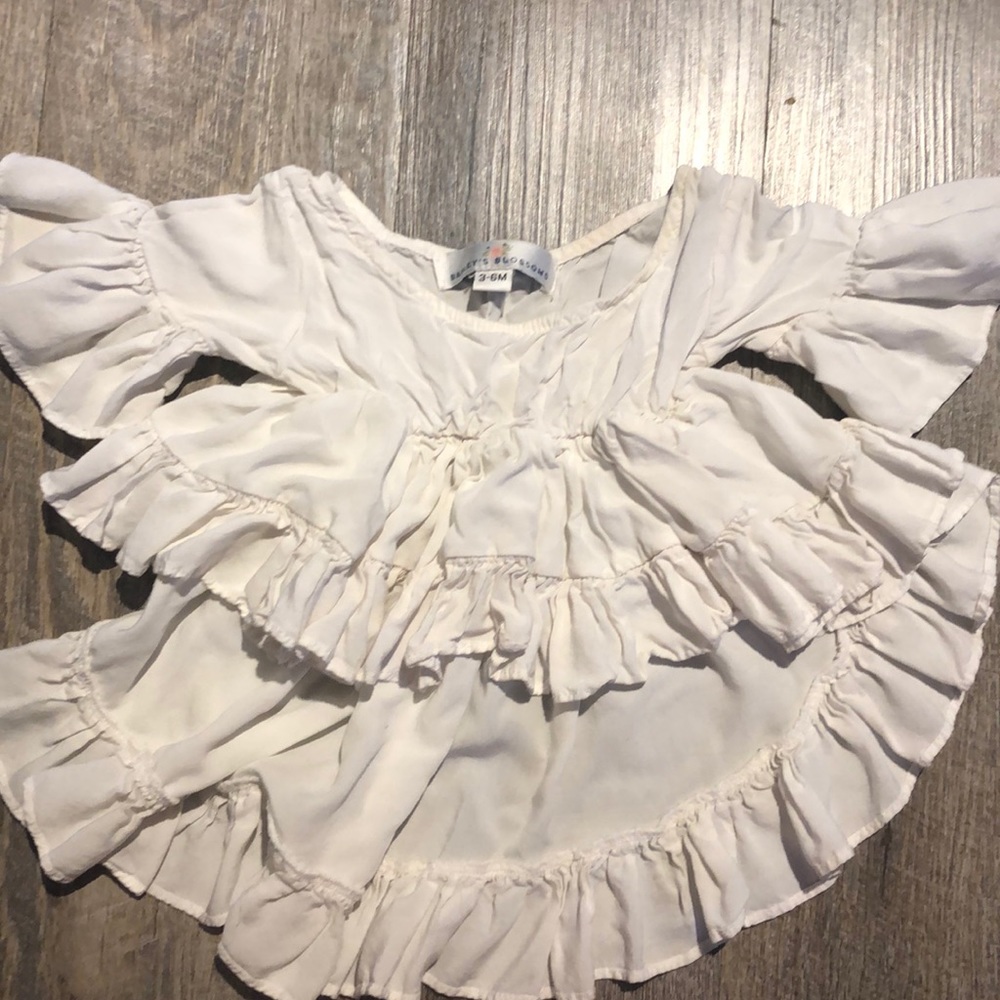 Baileys Blossoms Boutique White Top